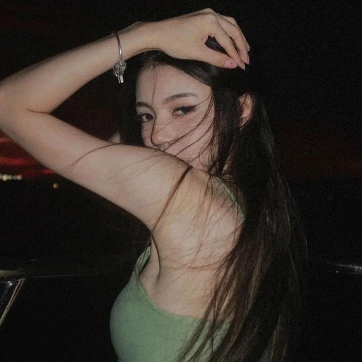 玉湖裸女